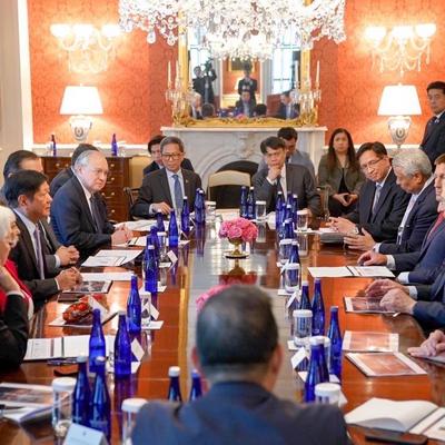 Marcos makes a pitch for local battery production to US firms